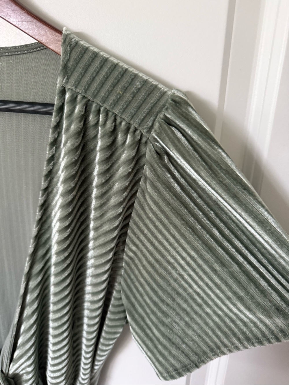Baltic Born Sage Green Wrap Dress Size Large - Picture 2 of 9